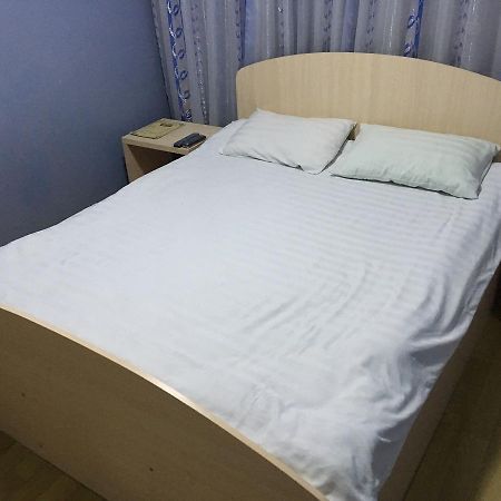 Hostel Ekonom Karagandy Buitenkant foto