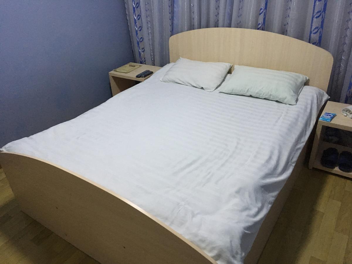 Hostel Ekonom Karagandy Buitenkant foto
