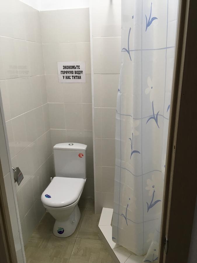 Hostel Ekonom Karagandy Buitenkant foto