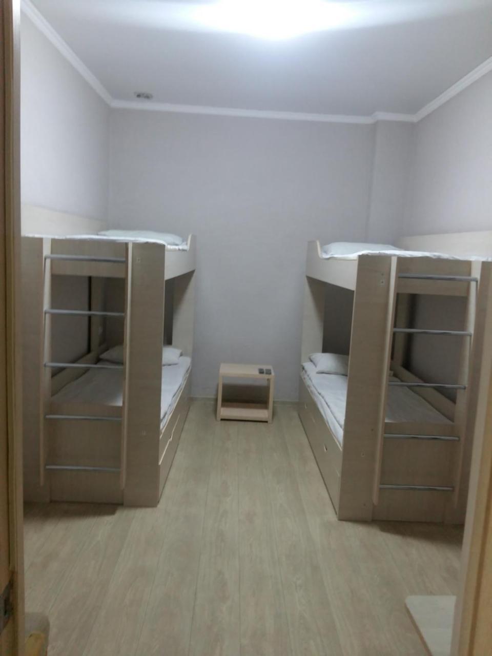 Hostel Ekonom Karagandy Buitenkant foto